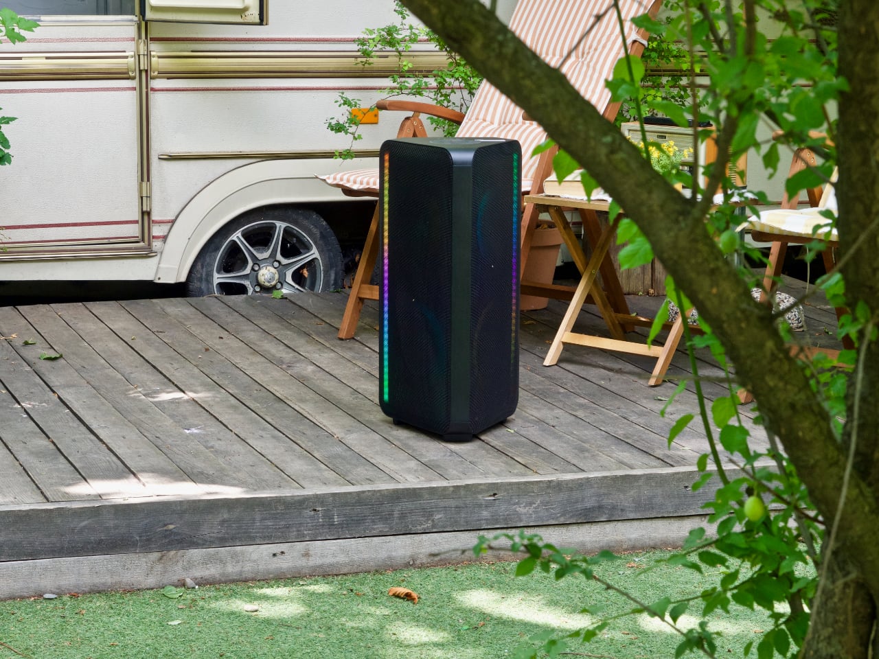 König der Stimmung: Samsung Sound Tower MX-ST50B Hochleistungslautsprechers mit eingebautem Akku und LED-Beleuchtung im Test-22 König der Stimmung: Samsung Sound Tower MX-ST50B Hochleistungslautsprechers mit eingebautem Akku und LED-Beleuchtung im Test-22