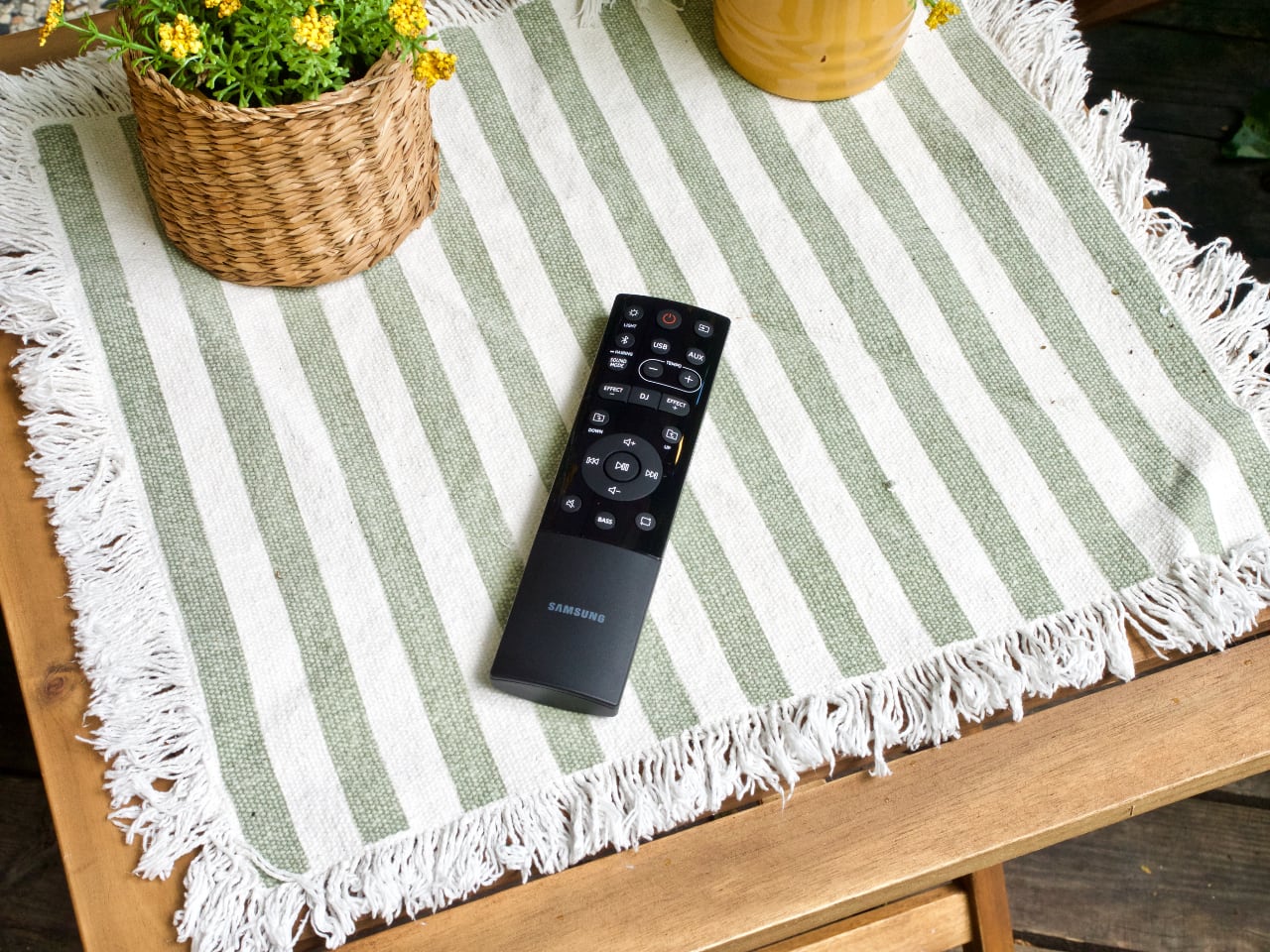 König der Stimmung: Samsung Sound Tower MX-ST50B Hochleistungslautsprechers mit eingebautem Akku und LED-Beleuchtung im Test-36 König der Stimmung: Samsung Sound Tower MX-ST50B Hochleistungslautsprechers mit eingebautem Akku und LED-Beleuchtung im Test-36