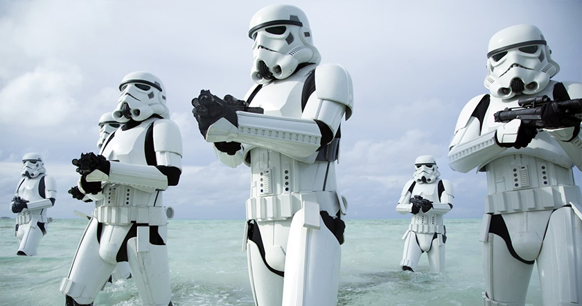 Gerücht: Disney bereitet sich darauf vor, einen neuen Film im Star-Wars-Universum zu drehen. Einer der Schöpfer soll der Autor der TV-Serie "Lost" sein Gerücht: Disney bereitet sich darauf vor, einen neuen Film im Star-Wars-Universum zu drehen. Einer der Schöpfer soll der Autor der TV-Serie "Lost" sein