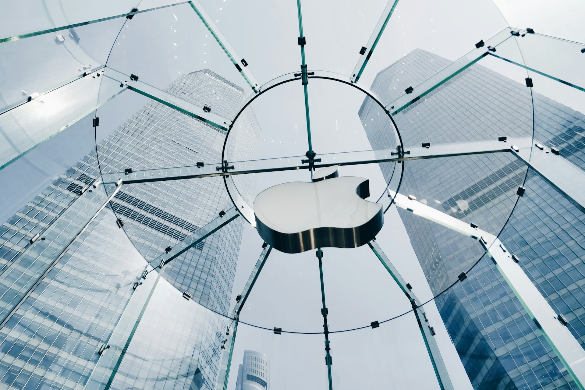 Apple unterzeichnet Millionen-Dollar-Deal mit Shutterstock zum Trainieren von KI-Modellen Apple unterzeichnet Millionen-Dollar-Deal mit Shutterstock zum Trainieren von KI-Modellen
