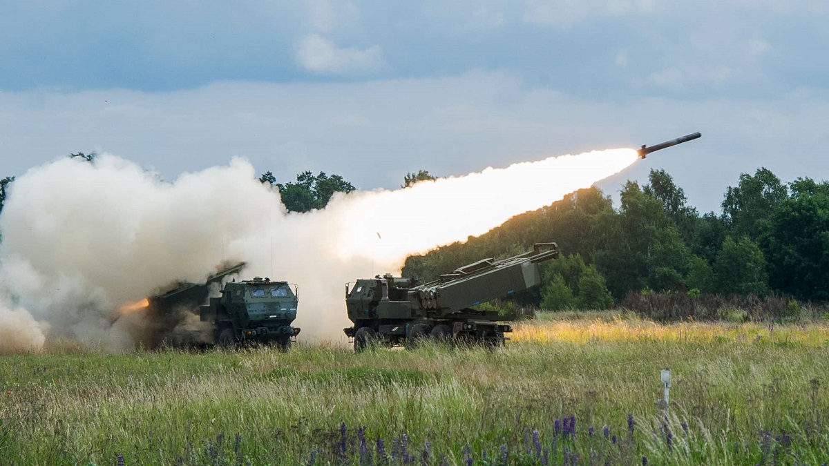 Aufklärungsdrohnen, HIMARS-Granaten und gepanzerte Fahrzeuge: USA kündigen neues Militärhilfepaket von 275 Millionen Dollar für die Ukraine an