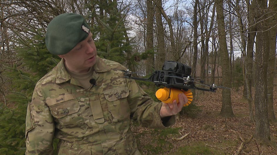 Dänische Soldaten mit Drohnen Dänische Soldaten mit Drohnen
