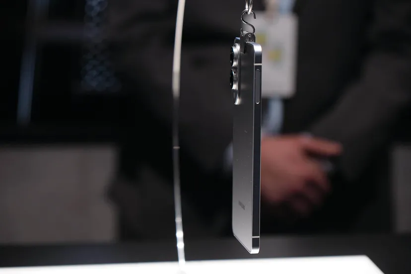 Vermutlich der Touch-Button am linken Rand des Galaxy S25 Edge Vermutlich der Touch-Button am linken Rand des Galaxy S25 Edge