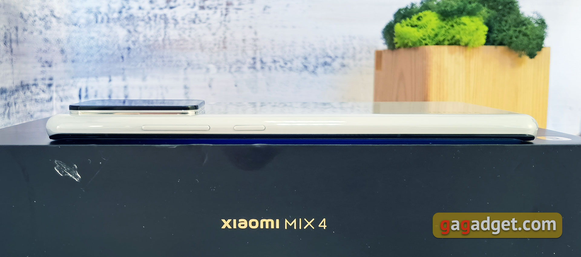 Xiaomi MIX 4 mit eigenen Augen: eine Frontkamera unterhalb des Bildschirms, die man wirklich nicht sehen kann-15 Xiaomi MIX 4 mit eigenen Augen: eine Frontkamera unterhalb des Bildschirms, die man wirklich nicht sehen kann-15