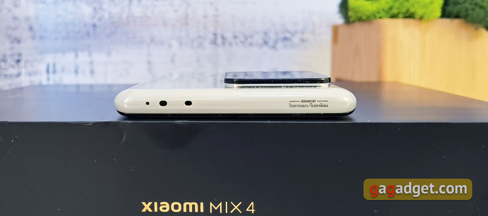 Xiaomi MIX 4 mit eigenen Augen: eine Frontkamera unterhalb des Bildschirms, die man wirklich nicht sehen kann-18 Xiaomi MIX 4 mit eigenen Augen: eine Frontkamera unterhalb des Bildschirms, die man wirklich nicht sehen kann-18