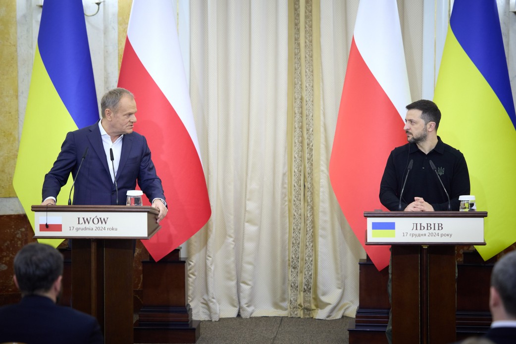 Wolodymyr Zelenskyy und Donald Tusk Der ukrainische Präsident Wolodymyr Zelenskyy und der polnische Premierminister Donald Tusk bei einer Pressekonferenz
